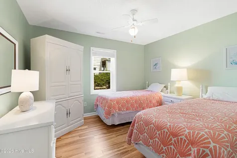 512 Ocean Drive Emerald Isle NC 28594
