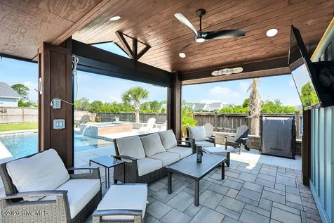 1113 Canopy Way Wilmington NC 28409