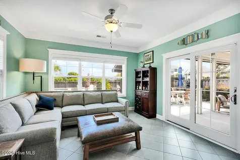 1113 Canopy Way Wilmington NC 28409