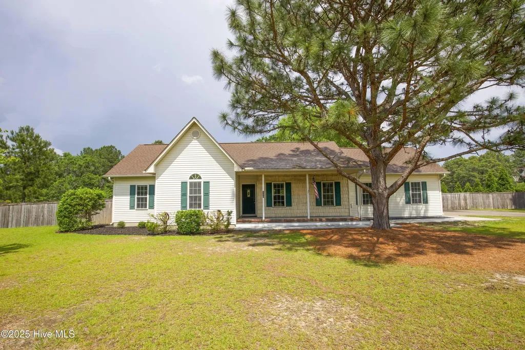 102 Willow Creek Lane Pinebluff NC 28373
