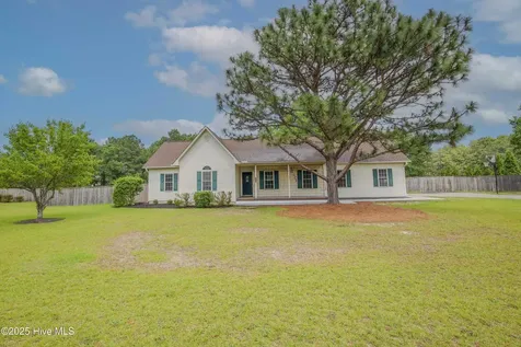 102 Willow Creek Lane Pinebluff NC 28373