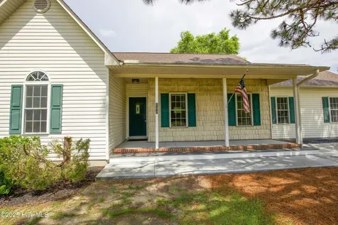 102 Willow Creek Lane Pinebluff NC 28373
