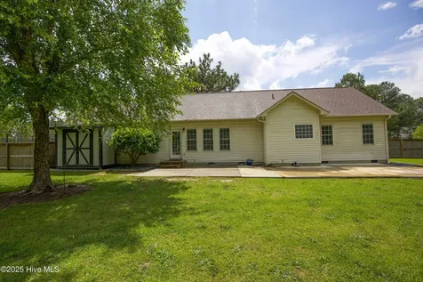102 Willow Creek Lane Pinebluff NC 28373