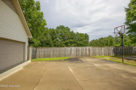 102 Willow Creek Lane Pinebluff NC 28373