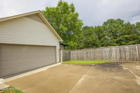102 Willow Creek Lane Pinebluff NC 28373