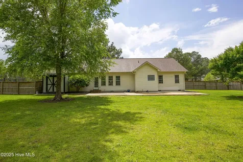 102 Willow Creek Lane Pinebluff NC 28373