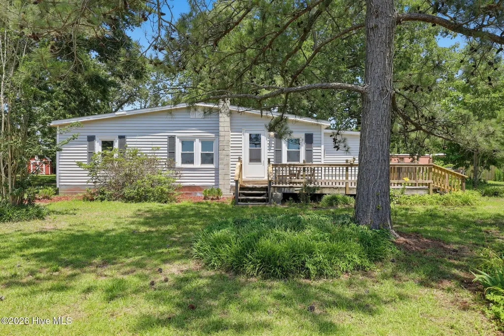 2534 White Oak River Road Maysville NC 28555