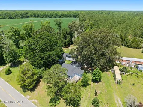 2534 White Oak River Road Maysville NC 28555