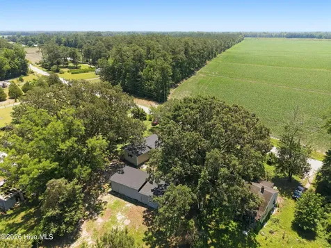 2534 White Oak River Road Maysville NC 28555
