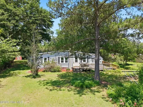 2534 White Oak River Road Maysville NC 28555