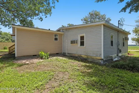 2534 White Oak River Road Maysville NC 28555