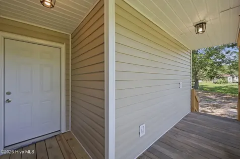 2534 White Oak River Road Maysville NC 28555