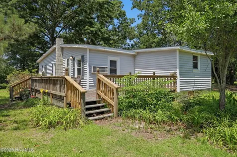 2534 White Oak River Road Maysville NC 28555