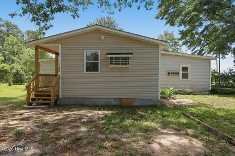 2534 White Oak River Road Maysville NC 28555