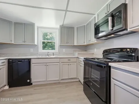 2534 White Oak River Road Maysville NC 28555