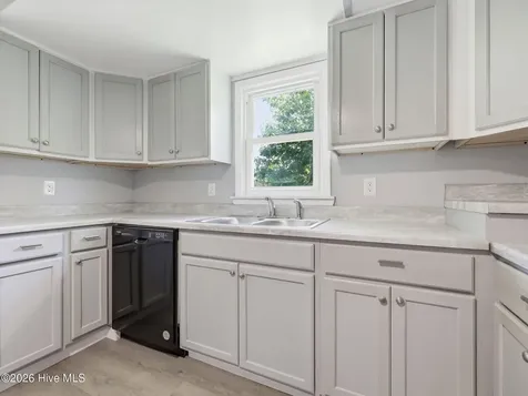 2534 White Oak River Road Maysville NC 28555