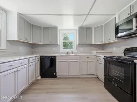 2534 White Oak River Road Maysville NC 28555