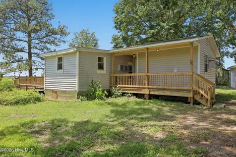 2534 White Oak River Road Maysville NC 28555