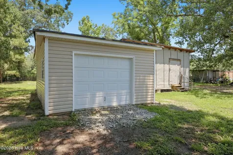 2534 White Oak River Road Maysville NC 28555