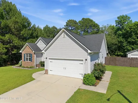 120 Walnut Hills Drive Richlands NC 28574