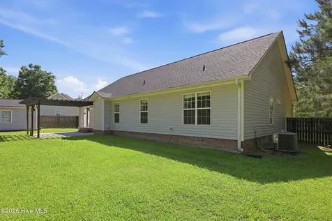 120 Walnut Hills Drive Richlands NC 28574