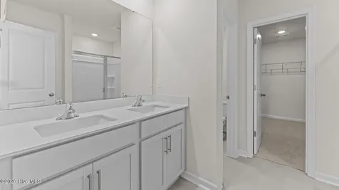 1100 Aviator Lane Ayden NC 28513
