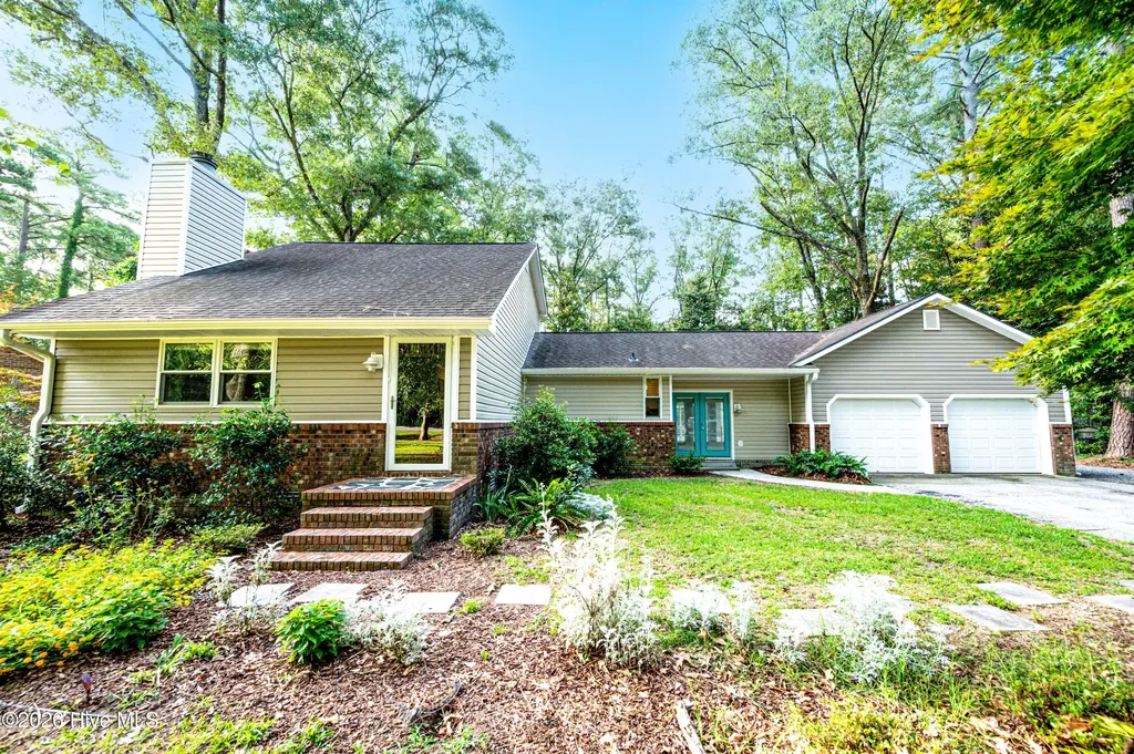 512 Haywood Creek Drive Trent Woods NC 28562