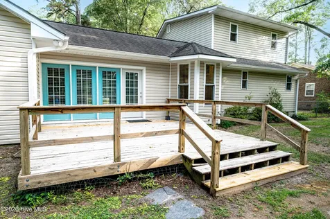 512 Haywood Creek Drive Trent Woods NC 28562