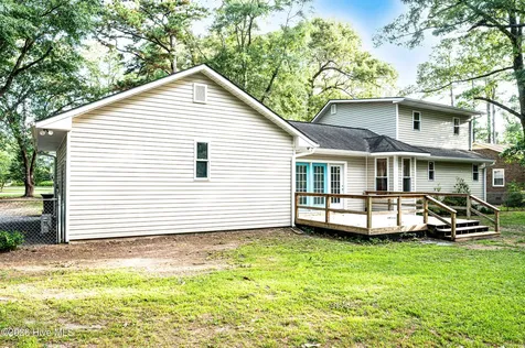 512 Haywood Creek Drive Trent Woods NC 28562