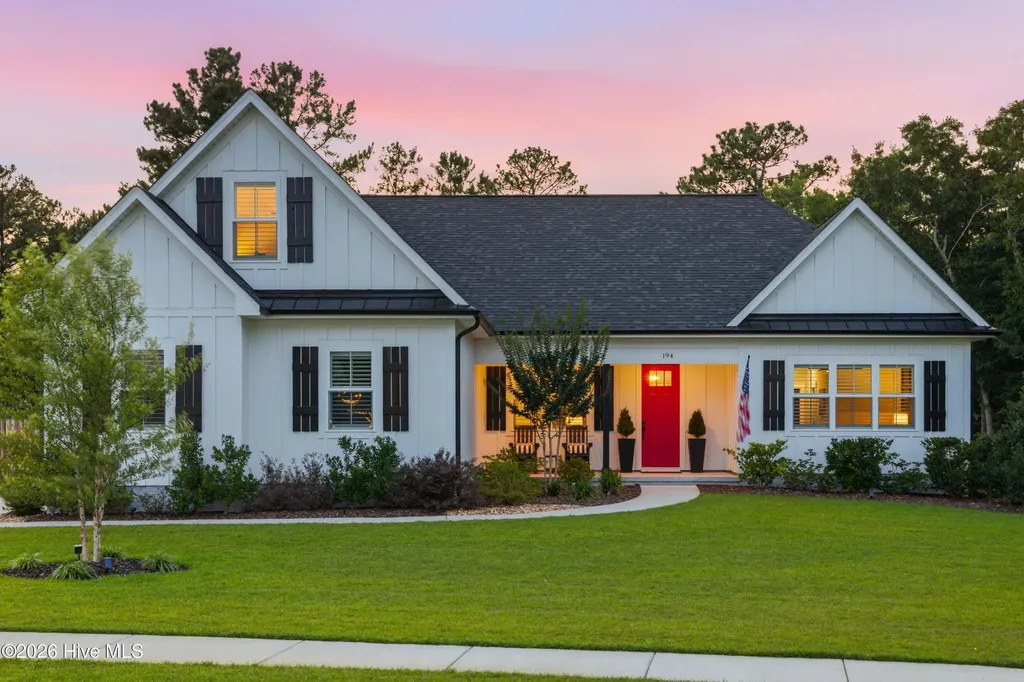 194 Hampton Court Hampstead NC 28443