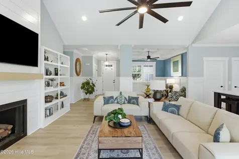194 Hampton Court Hampstead NC 28443