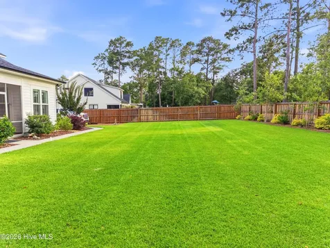 194 Hampton Court Hampstead NC 28443