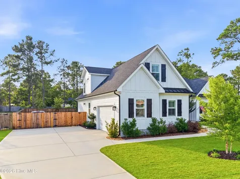 194 Hampton Court Hampstead NC 28443