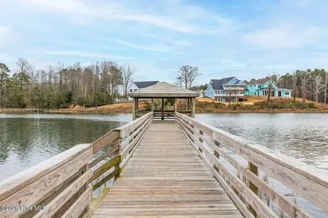 194 Hampton Court Hampstead NC 28443