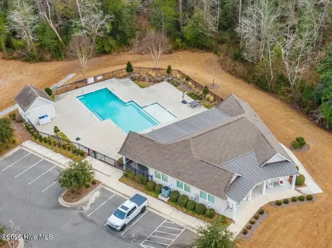194 Hampton Court Hampstead NC 28443