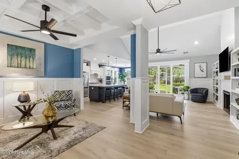 194 Hampton Court Hampstead NC 28443