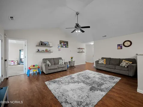 204 Jasmine Lane Jacksonville NC 28546