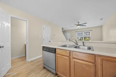 8009 Banister Loop Jacksonville NC 28546