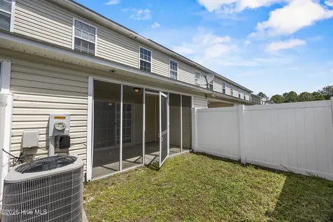 8009 Banister Loop Jacksonville NC 28546