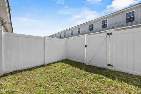 8009 Banister Loop Jacksonville NC 28546