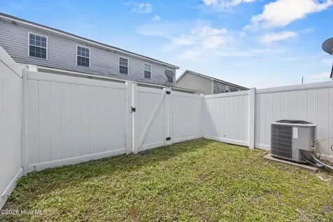 8009 Banister Loop Jacksonville NC 28546