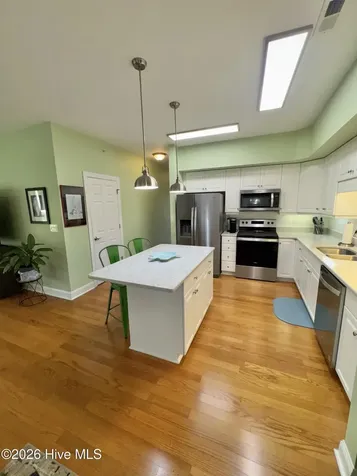 300 Lighthouse Lane Cedar Point NC 28584
