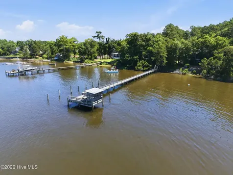 201 Silver Creek Landing Road Swansboro NC 28584