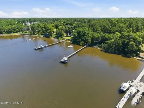 201 Silver Creek Landing Road Swansboro NC 28584