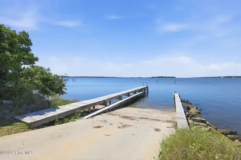 201 Silver Creek Landing Road Swansboro NC 28584