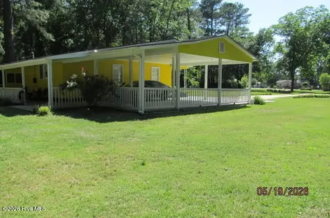 584 N 3rd Street Saint Pauls NC 28384