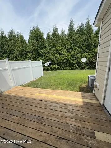 207 Lanieve Court Hubert NC 28539