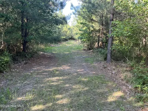 2364 Nc 102 E Ayden NC 28513
