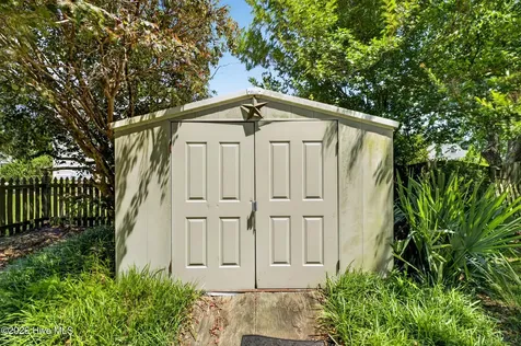 378 Primrose Lane Winterville NC 28590