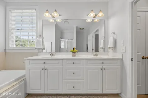 378 Primrose Lane Winterville NC 28590